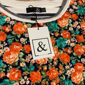 Ampersand floral pullover- NWT size Medium